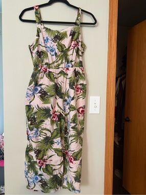 Small Boutique Tropical Print Linen-Blend Jumpsuit in Beige with Green Palm